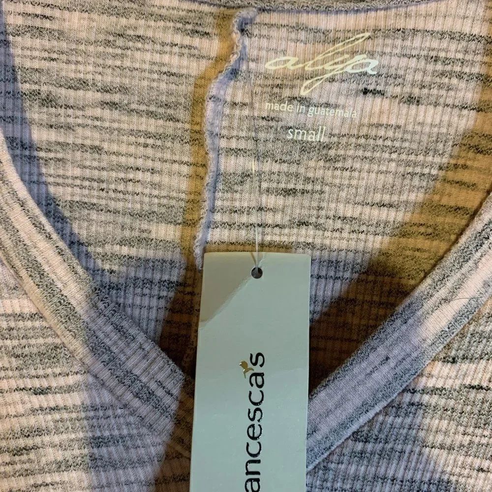 Francesca’s Tunic - Picture 2 of 3
